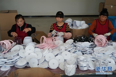 從廢舊塑料到潮流家居 江蘇耿車的綠色轉(zhuǎn)型與創(chuàng)業(yè)新生